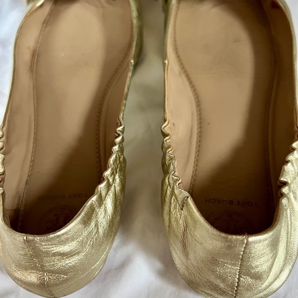 ⚜️ Tory Burch Metallic Gold Divine Bow Ballet Flats Shoe ⚜️ - Picture 3 of 8
